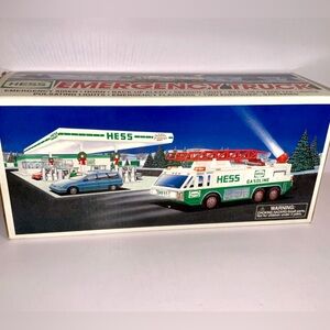 1996 Hess Emergency Truck – Mint in Box – Lights & Siren – Vintage Hess NIB!